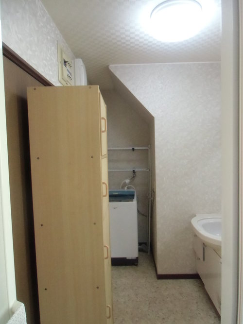 H様邸(廿日市市峠)トイレ・脱衣場暖房・洗面化粧台工事_d0125228_755669.jpg