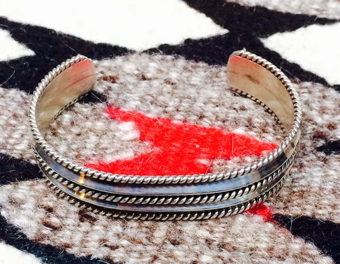 vintage \"navajo\" silver bangle_c0177238_19171848.jpg