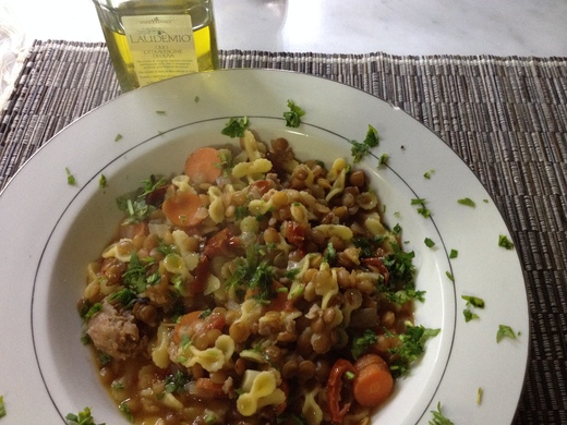 サルシッチャとレンズ豆のパスタスープ_a0136671_2412724.jpg