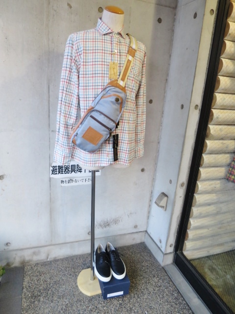 出ました!★? 別注企画Orobianco ・・・ Light DENIM One Shoulder BODY BAG!♪!_d0152280_1912435.jpg