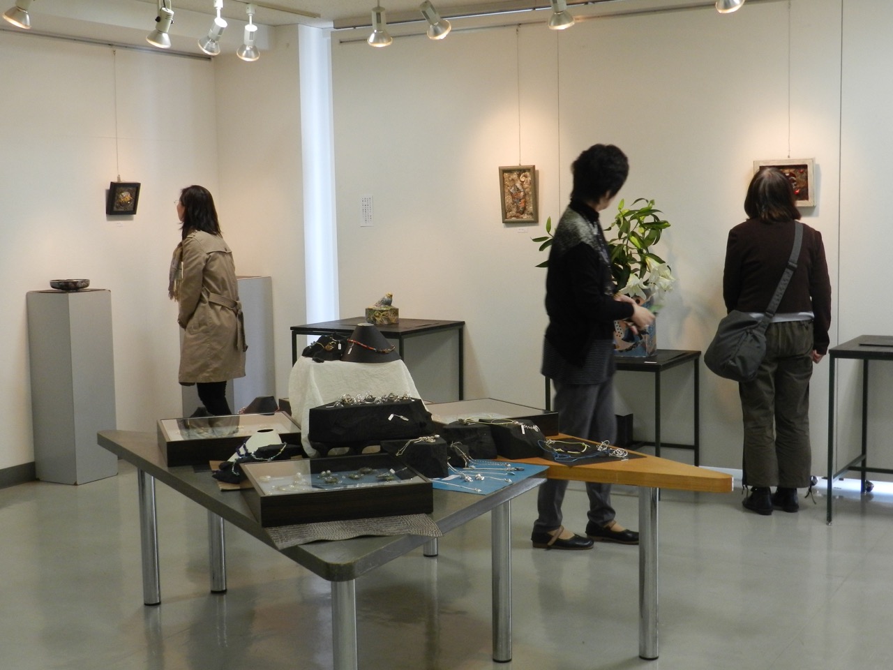 【北室】山崎肇書作展 【南室】飯尾京子 七宝彫金展_f0106896_14512452.jpg
