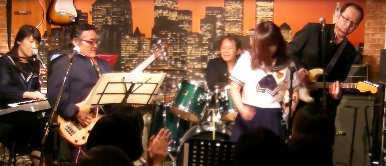 2015年、「第1回目のカラフルライブ@ZOE」のライブレポ♪_e0188087_13343620.jpg