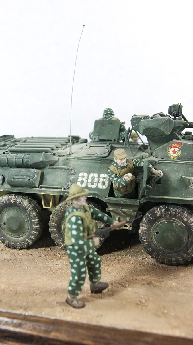 Zvezda 1/35 BTR-80a  Afghan War Diorama _a0055093_1934766.jpg