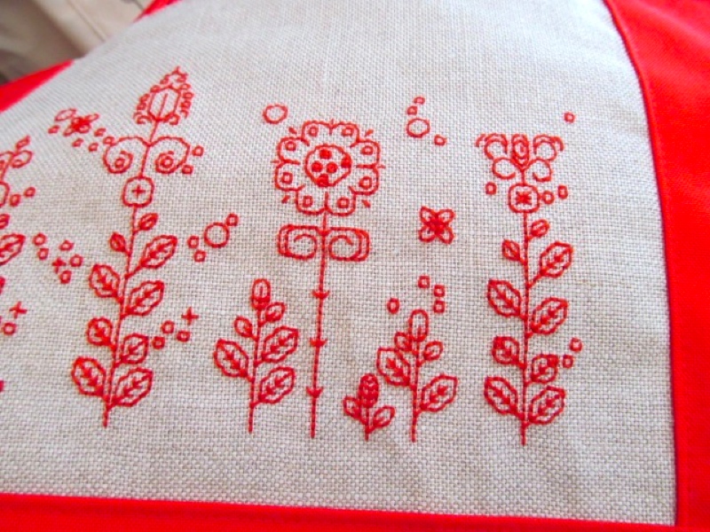 手刺繍の感動、petit panierのバッグ_f0129557_12313769.jpg