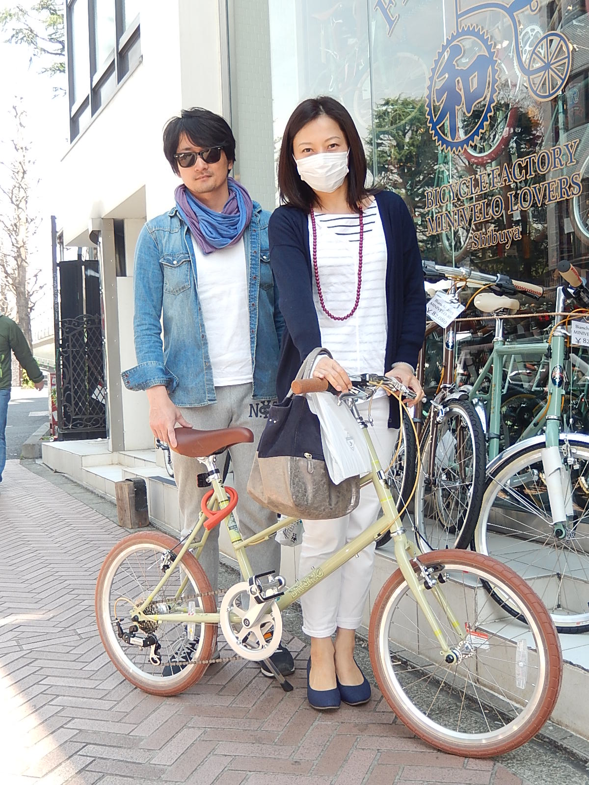 3月28日　渋谷　原宿　の自転車屋　FLAME bike前です_e0188759_1303179.jpg