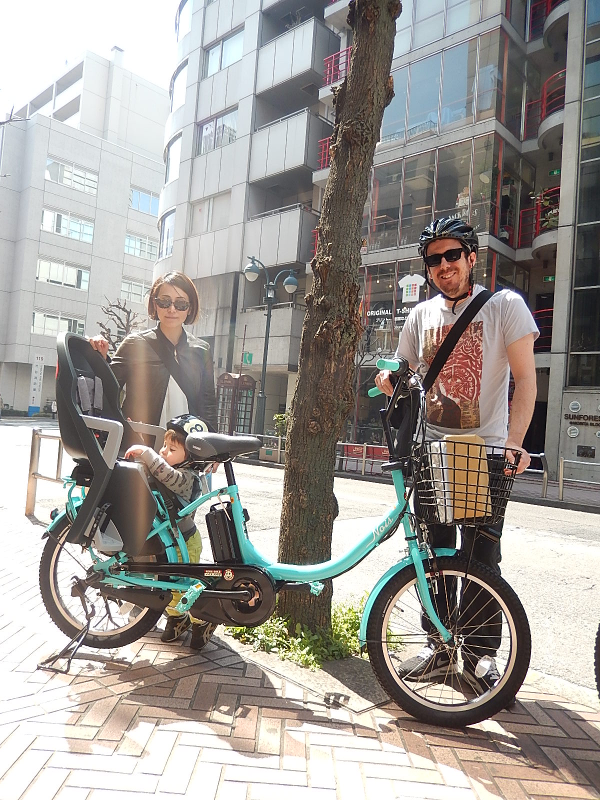 3月28日　渋谷　原宿　の自転車屋　FLAME bike前です_e0188759_1323210.jpg