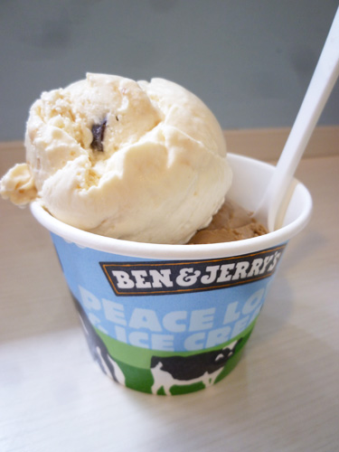 【閉店】Ben & Jerry\'s (ベン&ジェリーズ) 表参道ヒルズ店_c0152767_2223383.jpg