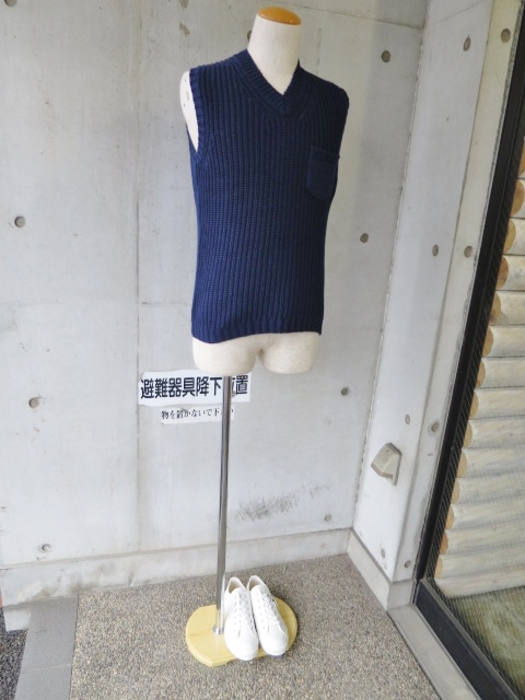 今時期に・・・これからの時期も・・・Cotton KNIT V-NECK VEST By Kato_d0152280_223892.jpg