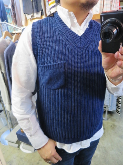 今時期に・・・これからの時期も・・・Cotton KNIT V-NECK VEST By Kato_d0152280_2283191.jpg