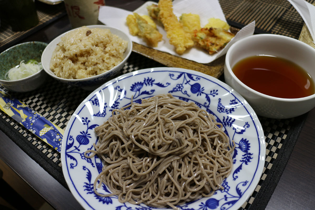 3/28 夜・天ぷらそばとすき焼き混ぜごはん_c0357519_08044589.jpg