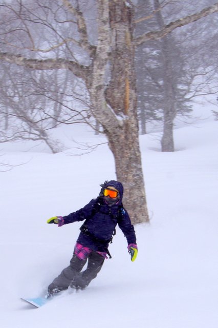 【滑走レポ　2015.3.24】 3月下旬の大雪　1ロマ運行だけど楽しんじゃいます！＠かぐら_e0037849_17553371.jpg