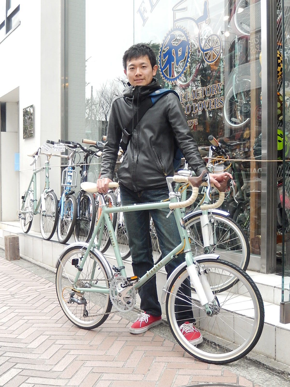 3月29日 渋谷 原宿 の自転車屋 FLAME bike前です_e0188759_18254658.jpg