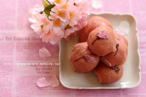 ちぎり桜餡ぱんと桜_a0134594_15462474.jpg