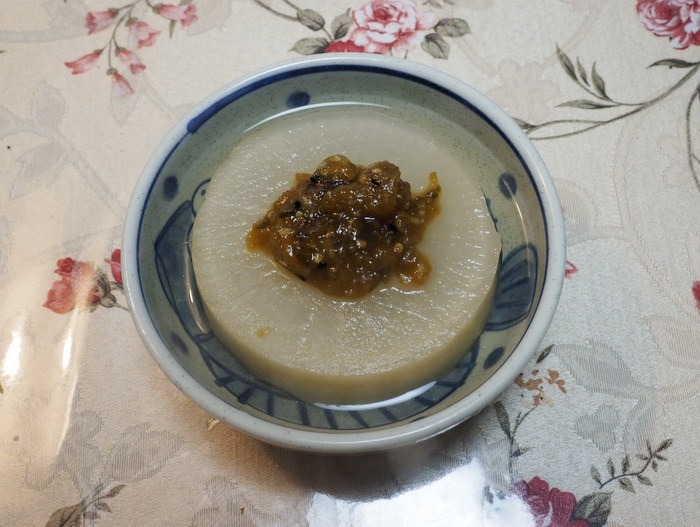 大根に油みそ(ふろふき大根風)_c0116915_055636.jpg