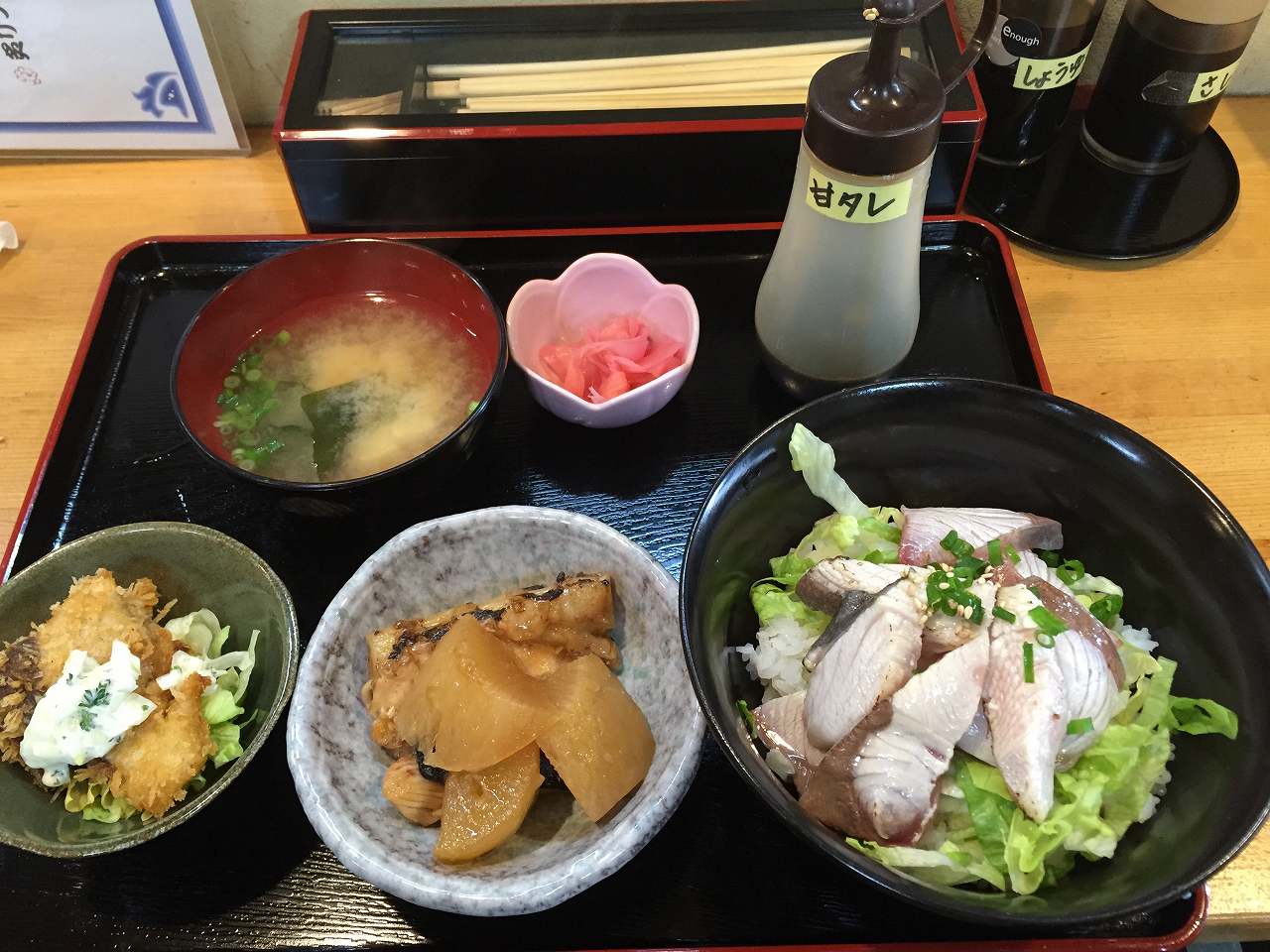 本日の丼　炙りブリ丼定食880円（とじま亭　宇和島市）_d0021356_17462385.jpg