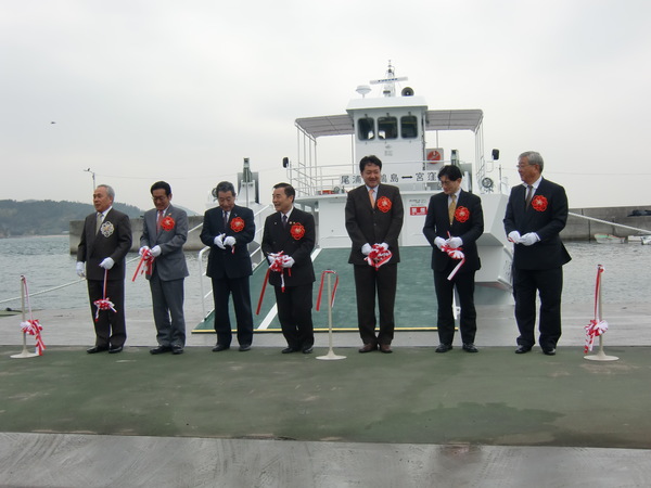 伯方島尾浦港～大島宮窪港　旅客フェリー新造船「のしま７」就航しました。_e0197164_915677.jpg