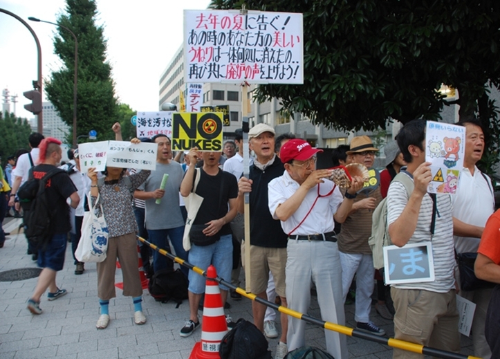 【中核派】「原発事故は天皇・裕仁が戦争責任を取らなかったから」「再稼働するな！」_c0364699_19435428.jpg