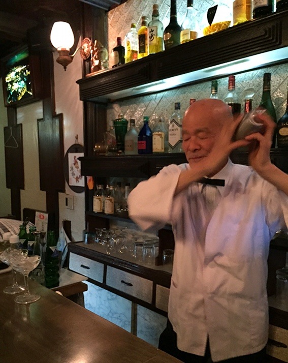洋酒スナック「ニューエデン」_b0118001_8292298.jpg