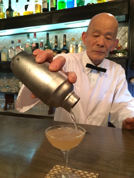 洋酒スナック「ニューエデン」_b0118001_829426.jpg