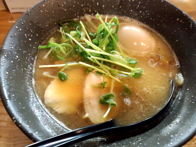 鶏らーめん しおさい_b0000829_20134471.jpg