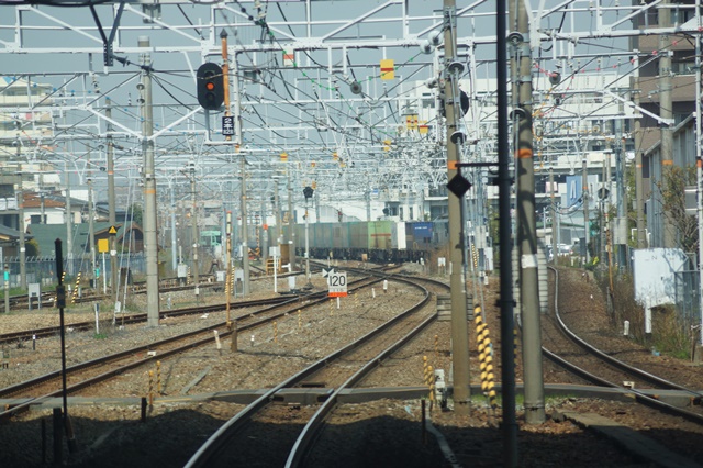 藤田八束の貨物列車「桃太郎」：橋下徹代表大阪都構想の成功を祈る！貨物列車「金太郎」山陽本線を快走_d0181492_212476.jpg