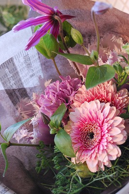 珍しいお花も入荷 Ramb S Ear ﾗﾑｽﾞｲﾔｰ