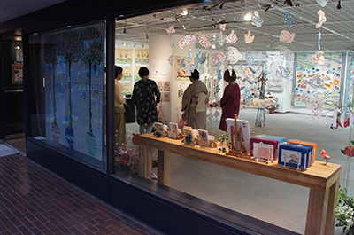 沢田淳子パッチワークキルト展が開催中です。_f0171840_10090734.jpg