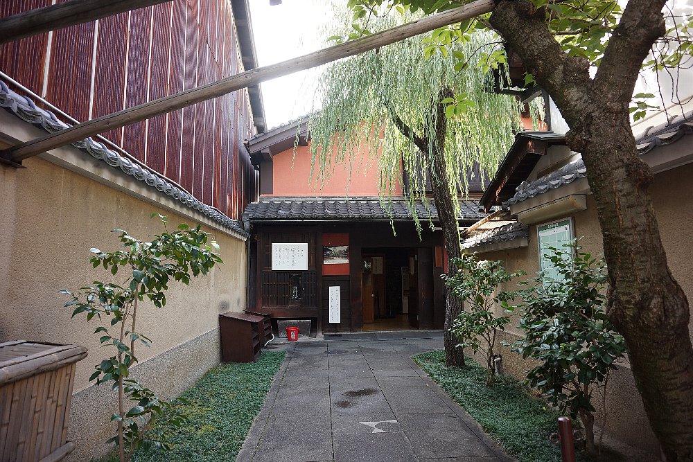 京都島原の角屋（角屋もてなしの文化美術館）_c0112559_8484037.jpg