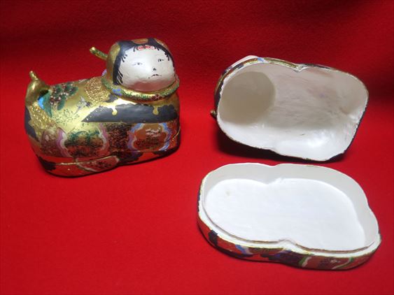 湊にいがた雛人形展―余話 「犬筥（いぬばこ）」＝ジャパニーズ