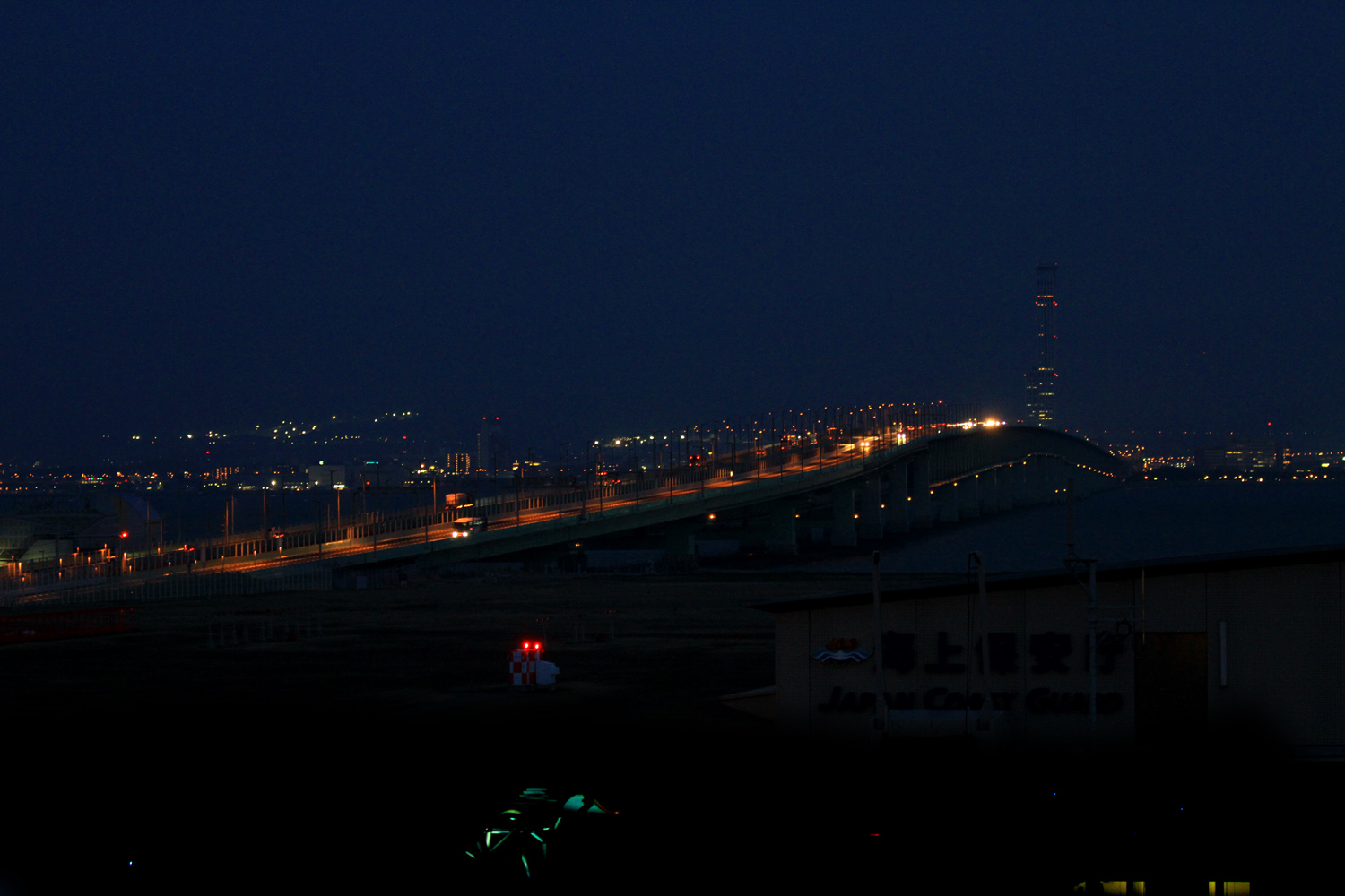 関空　トワイライト着陸 _f0215767_1320142.jpg