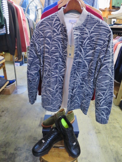 花見JKT・其の③ Universal Works ・・・ 抜染BOMBER JACKET!★!_d0152280_21594894.jpg