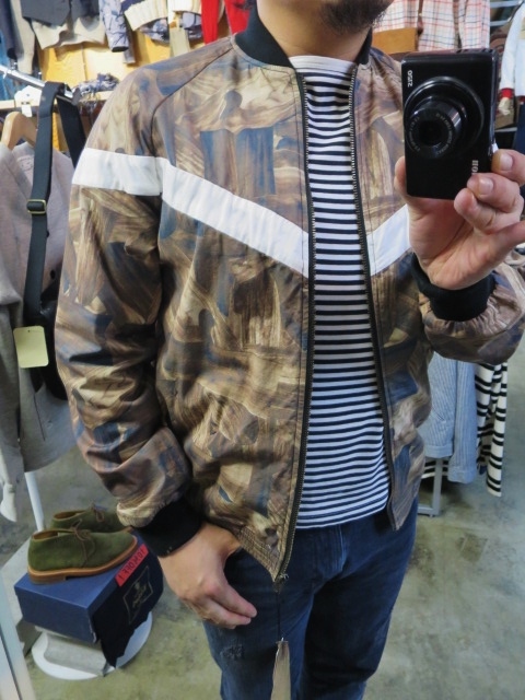 花見JKT・其の③ Universal Works ・・・ 抜染BOMBER JACKET!★!_d0152280_2242616.jpg