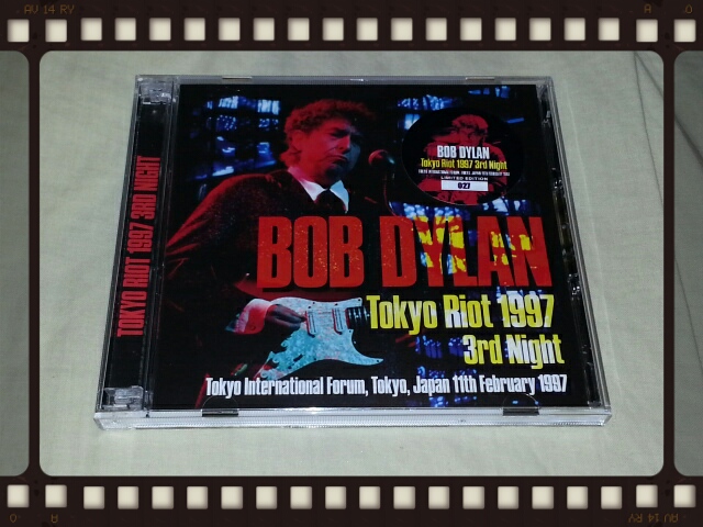 BOB DYLAN / TOKYO RIOT 1997 3RD NIGHT_b0042308_910695.jpg