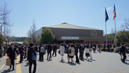 龍谷大学入学式 The Life Of Worldly Desires 龍谷大学入学式 The Life Of Worldly Desires