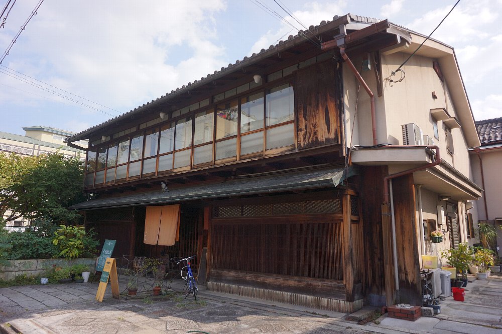 京都島原のカフェ きんせ旅館 レトロな建物を訪ねて 京都島原のカフェ きんせ旅館 レトロな建物を訪ねて