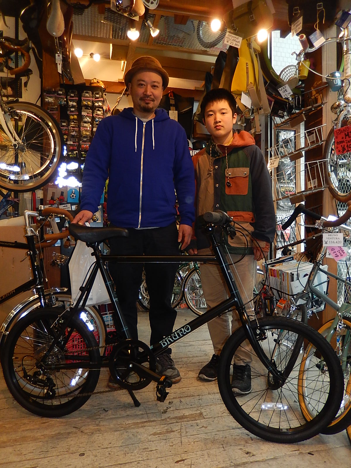 4月5日 渋谷 原宿 の自転車屋 FLAME bike前です_e0188759_18463714.jpg