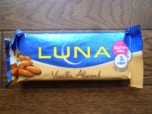 Luna Bar Vanilla Almond_c0152767_21381333.jpg