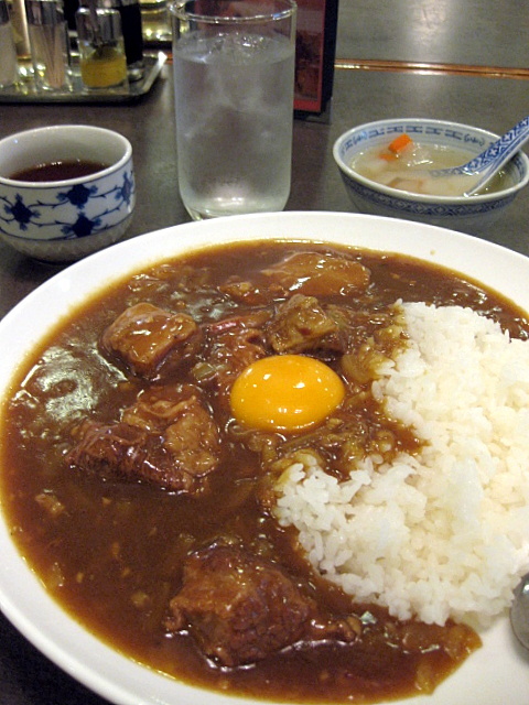 元町「群愛飯店」のビーフカレーライス_a0048918_07364775.jpg