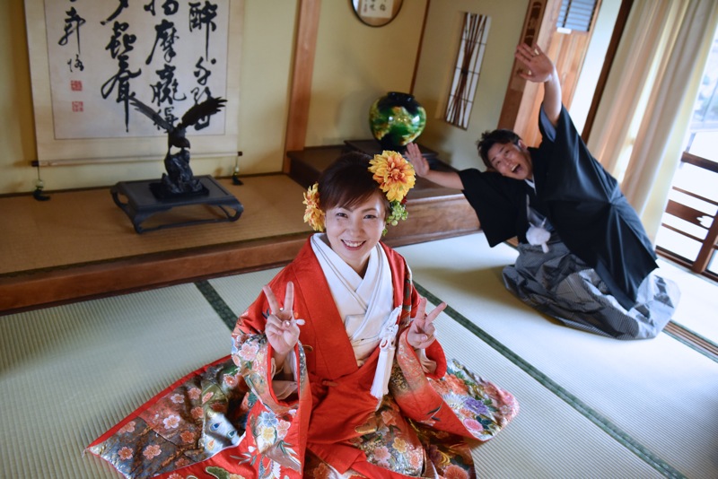 雨の和装ロケーション撮影・白無垢で桜と菜の花、色打掛で苔の絨毯15.4.6_c0324376_2010251.jpg