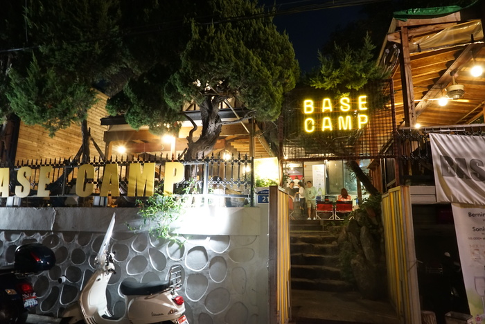 ソウルの弘大（ホンデ）でBBQレストラン「BASE CAMP]とマッコリバー「ニューヨークマッコリ」。_a0223786_9333037.jpg