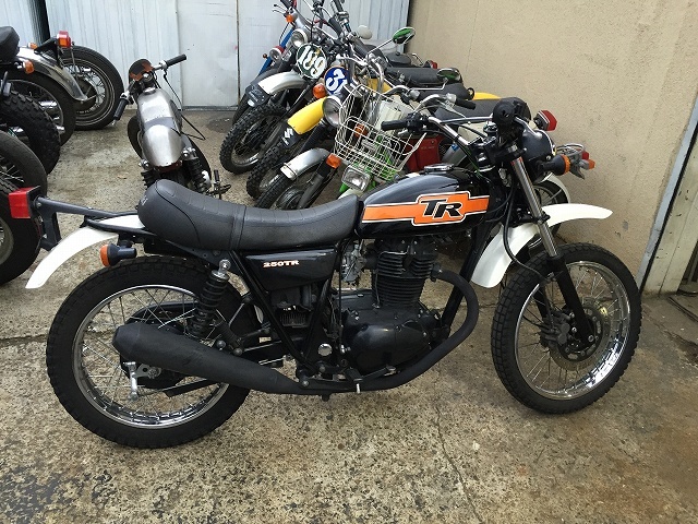 中古販売車両続々入荷!_a0164918_18124304.jpg