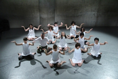 37人が熱演した「ダンス専科」公演終わる_d0178431_1575451.jpg