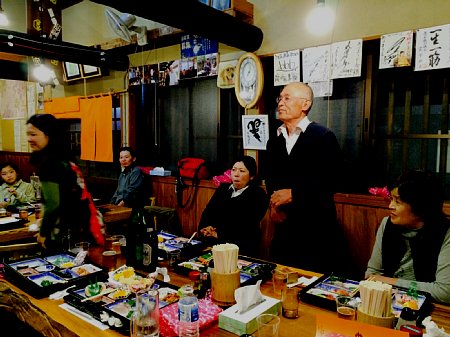 あづまうどん、藤井大将おつかれさまでした!_c0092877_1333717.jpg