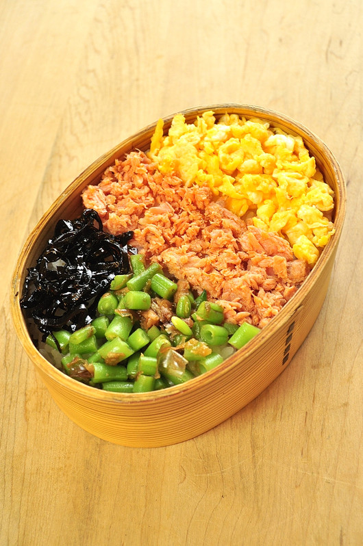 そぼろ弁当_b0171098_830244.jpg
