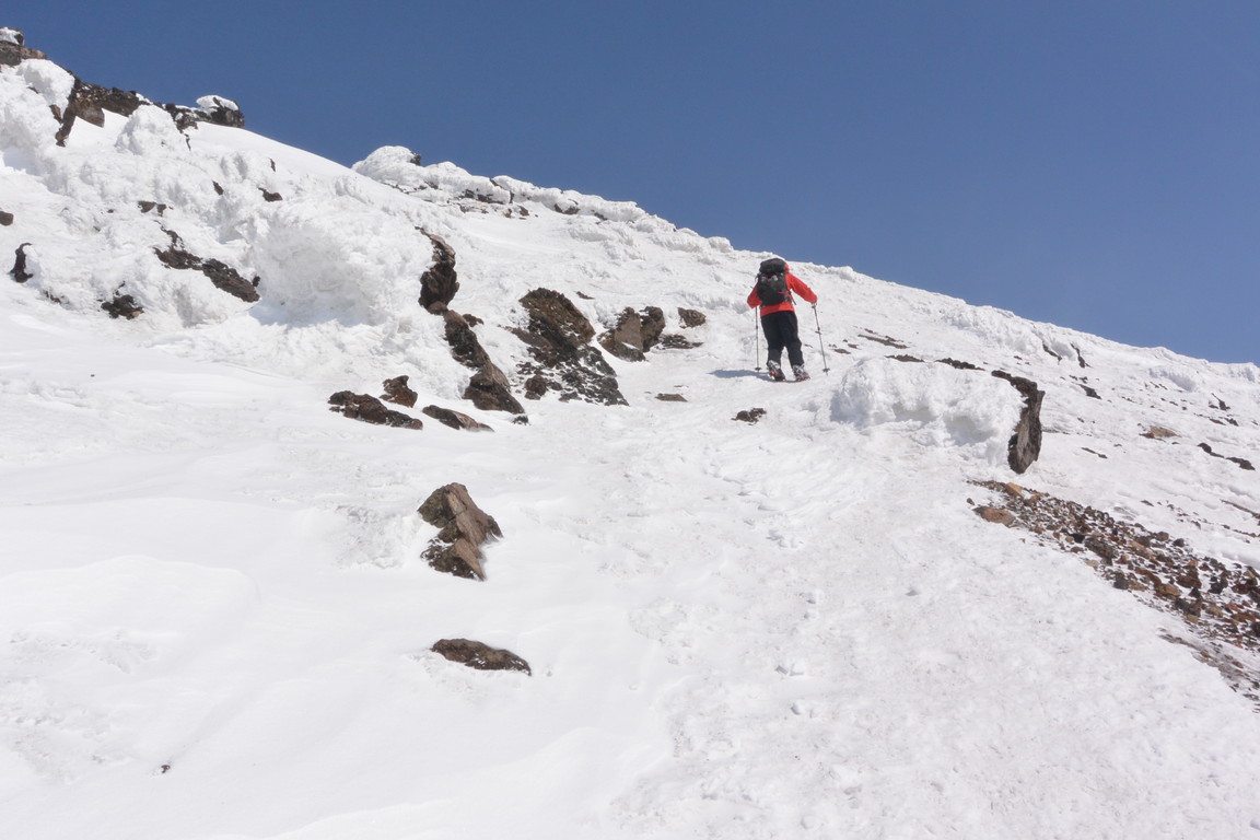 2015年4月　「北海道のてっぺんから滑り降りる、大雪旭岳」\"Ski from the top of Hokkaido\"_c0219616_16245485.jpg