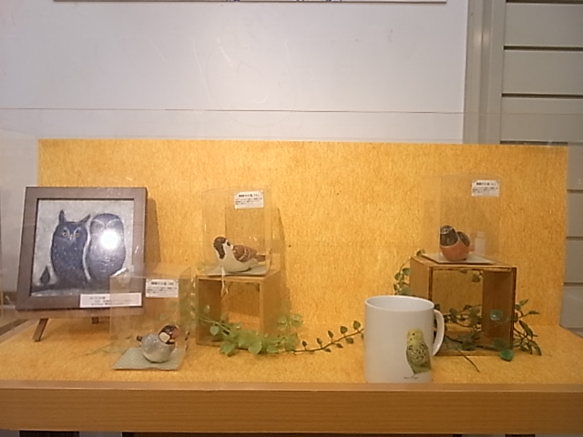 東急ハンズ江坂店「インコとどうぶつ展」全体の様子_d0322493_303357.jpg