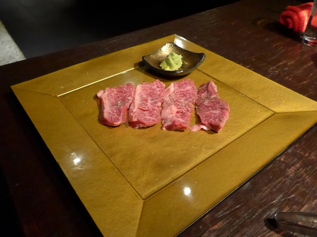 西麻布「牛牛 西麻布総本店」へ行く。_f0232060_12114879.jpg