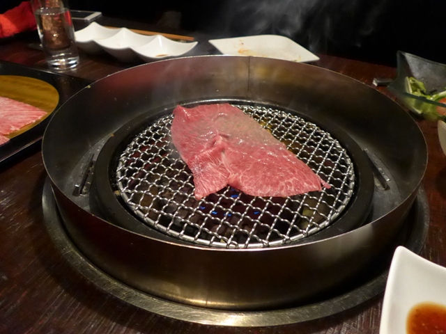 西麻布「牛牛 西麻布総本店」へ行く。_f0232060_12173178.jpg