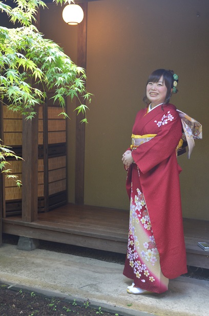 新緑の季節に、華やかな振袖で友人の結婚式へ_d0230676_1703321.jpg