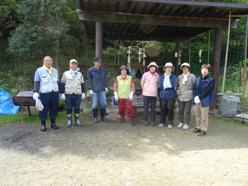 ササユリ発芽調査　＆　支柱へのくくり作業　in　うみべの森_c0108460_18104898.jpg